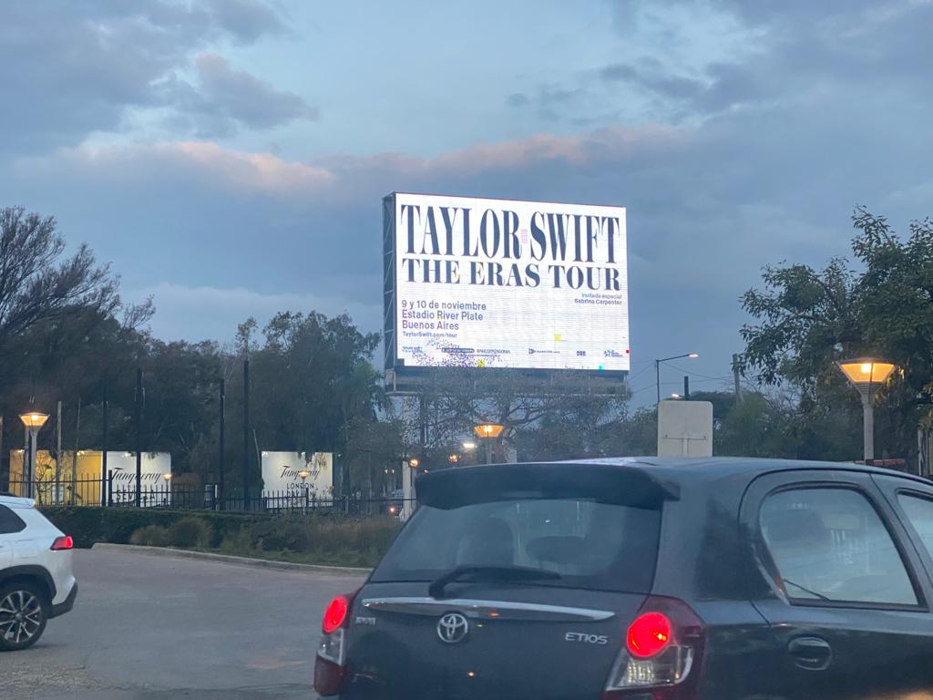 DF Entertainment — Taylor Swift